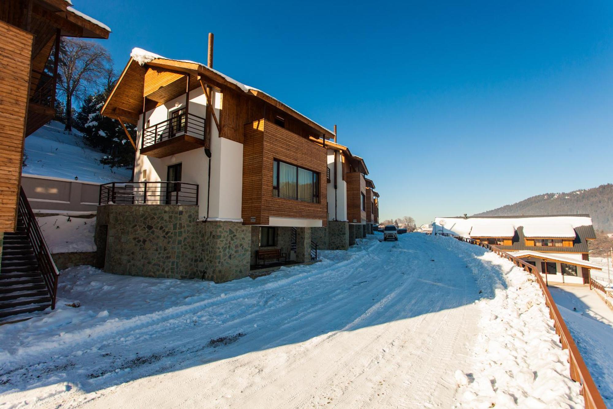 Crystal Hill Resort Bakuriani Bagian luar foto